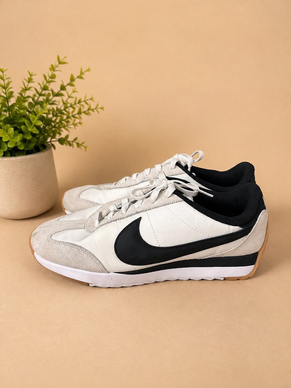 USED Nike Women's Pacific Shoes, White/Black-Platinum Tint-Safety Orange, 11